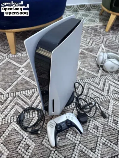 بلي فايف فات نسخه الأقراص مع يدتين وقرص gta ويو بي إس الجهاز مامفتوح ماداخل صيانه 3