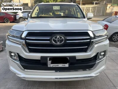 Toyota Land Cruiser GXR 2