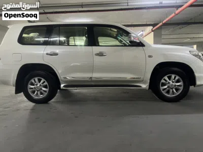 Toyota Land Cruiser GXR 4
