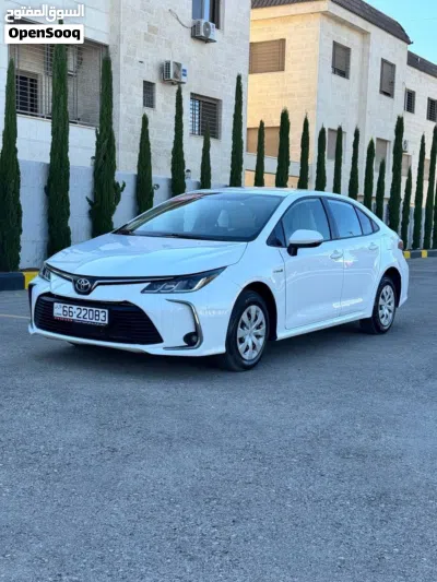 Toyota Corolla Hybrid 3