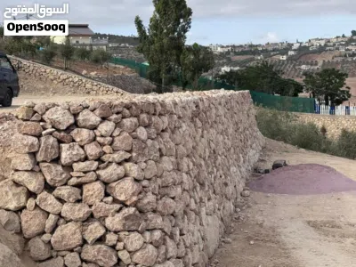 إستصلاح الأراضي الزراعية وباسعار خياليه .. 1.بناء سناسل حجريه وتكحيل الحجر 2. عمل ملاعب 3.اسلاك شا 2
