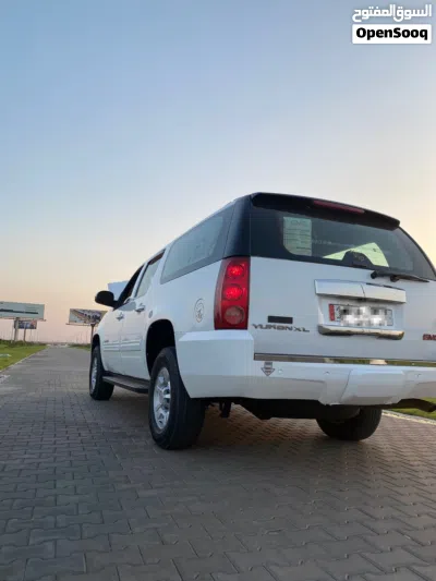 GMC Yukon XL 3