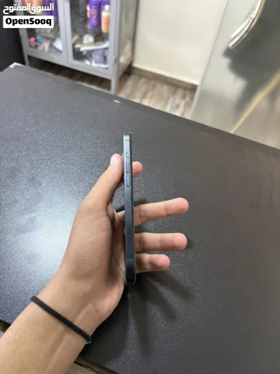 آيفون للبيع 4