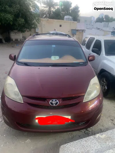 تويوتا سيينا XLE 2