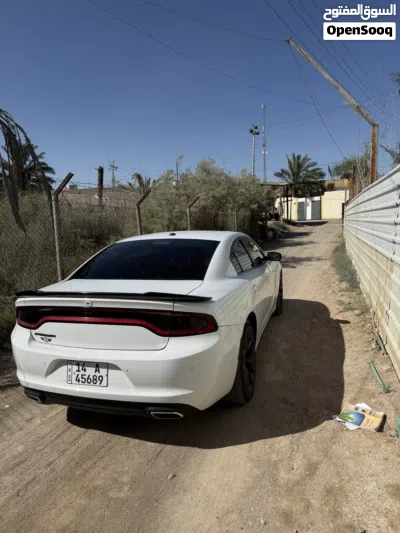 Dodge Charger SXT Plus 4