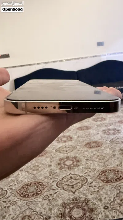 ايفون 14 برو ماكس للبيع 4