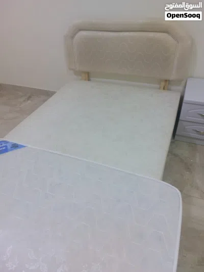 سرير بمقاس 120\ 200 استعمال شهر فقط و نظيف للبيع 3