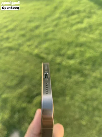iPhone 16 pro max 4