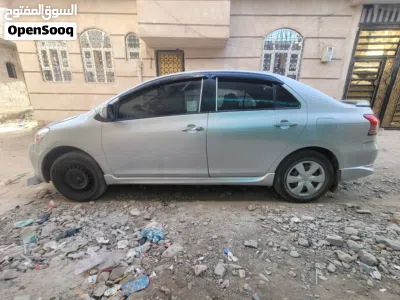 Toyota Yaris S 2