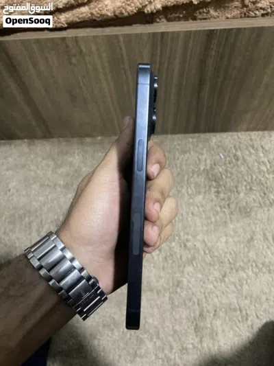 ايفون 15 pro max Esim استعمال نضيف الجهاز ليه عندي من شهر 2 3