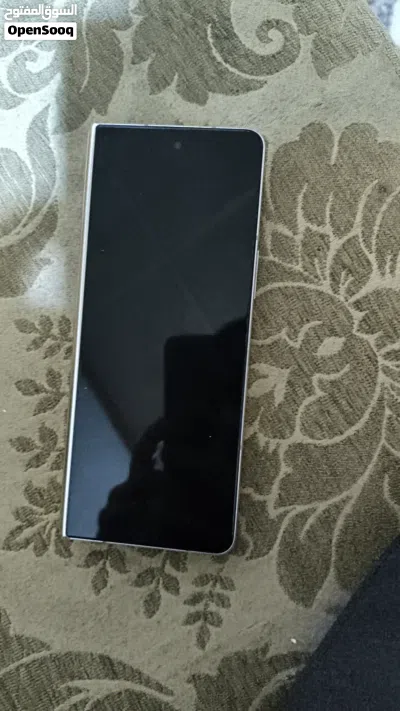 للبيع Samsung Z Fold 4 النسخة الشرق الاوسط ذاكرة 256GB رام 12GB اللون نيلي 3