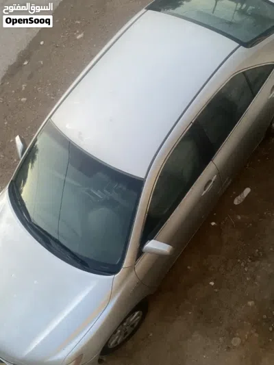 تويوتا كامري XLE 4