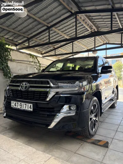 Toyota Land Cruiser Grand Touring 4