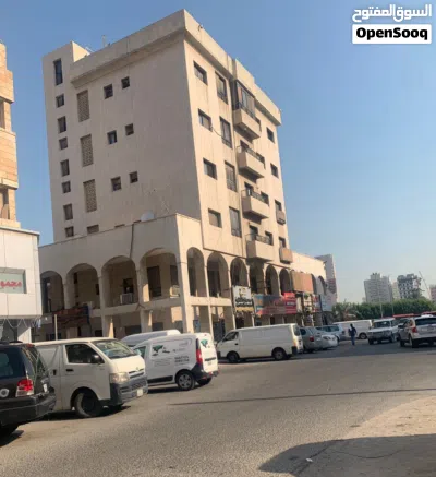 للايجار مكاتب ومحلات تجارية في مجمع تجاري في حولي شارع تونس 3