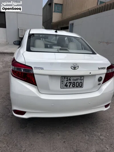 Toyota Yaris E 4