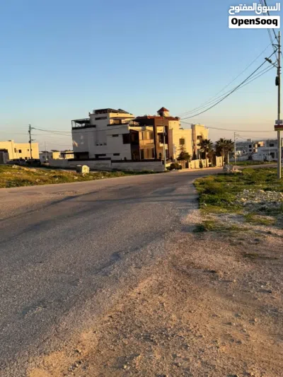 ارض للبيع طريق المطار بالقرب من مدارس الشويفات ونادي الجواد العربي 3