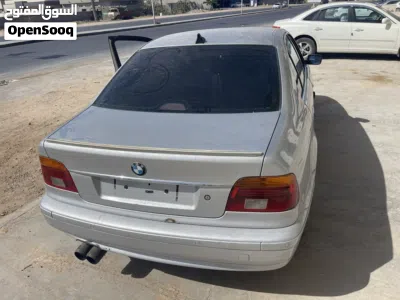 بي ام دبليو الفئة 5 525 4