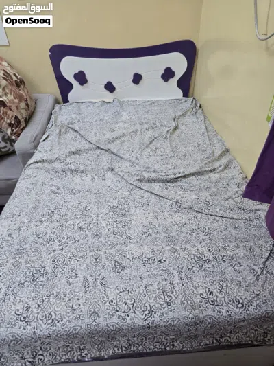 BED WITH NEW MATTRESS 4