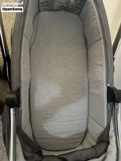 Ocarro/ Flip XT 3 bassinet baby carrier like new carrycot 2