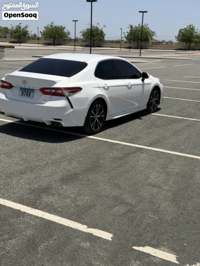 Toyota Camry SE 2