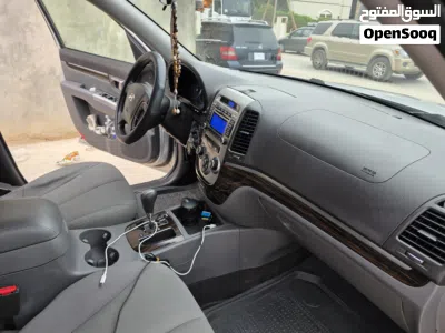 Hyundai Santa Fe Limited 4