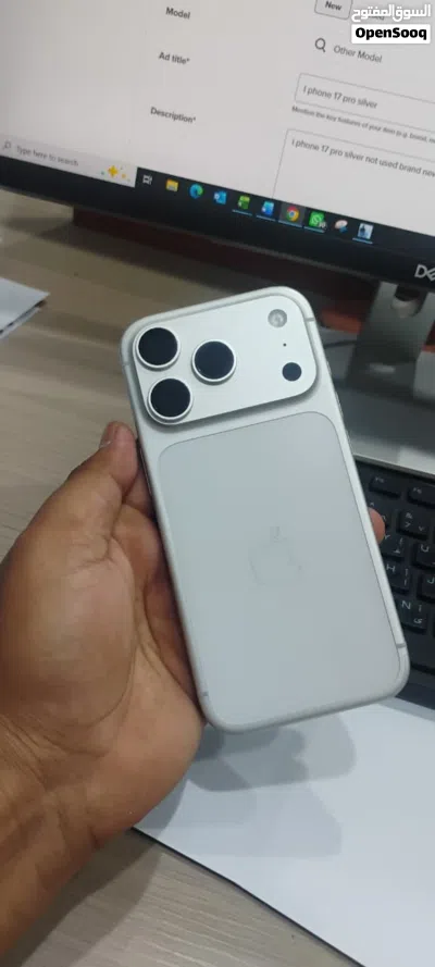 Selling my iPhone 17 Pro 256GB Silver in excellent condition. 4