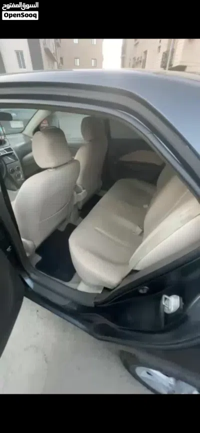 Toyota Yaris E 4