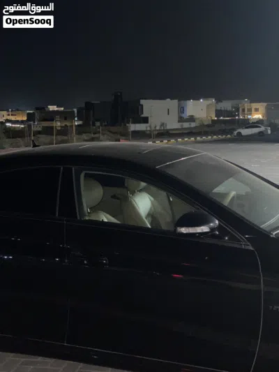 Mercedes Benz CLS-Class CLS 550 2