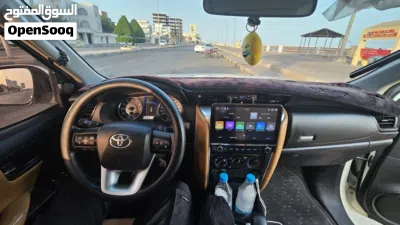 Toyota Fortuner SR5 2