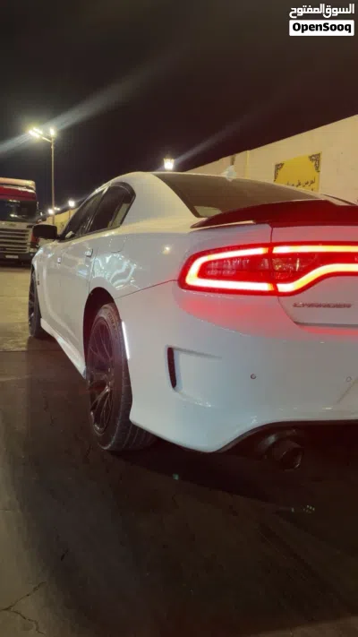Dodge Charger SXT 4