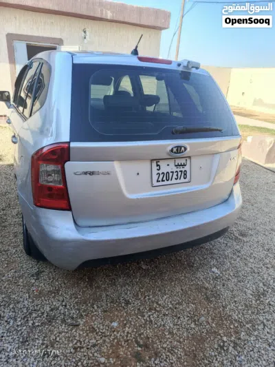 كيا كارينز X-Line 2