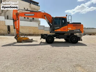 حفار جي سي بي لليجار jcb وجرافه وحفاره عجل 4