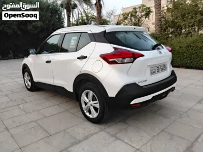 Nissan Kicks Standard 4
