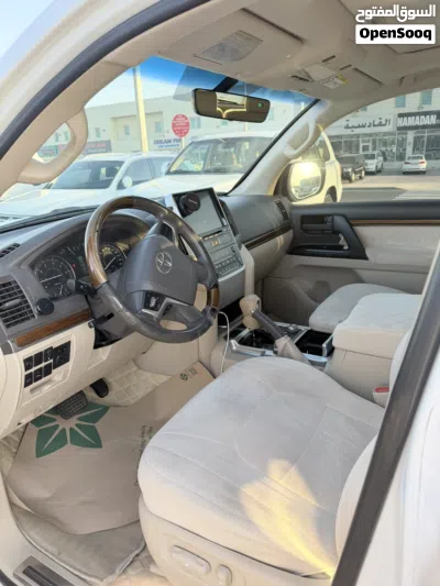 Toyota Land Cruiser GXR 3