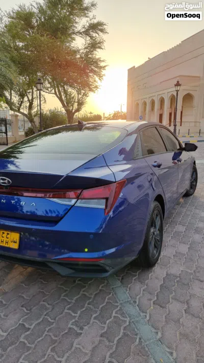 Hyundai Elantra Standard 2