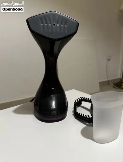 مكواية black and decker عالبخار مستعملة نضيفة جداً بتنحمل باليد وخفيفة 3