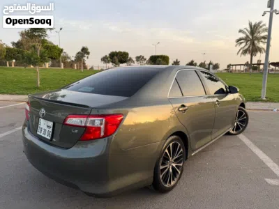 Toyota Camry LE 4