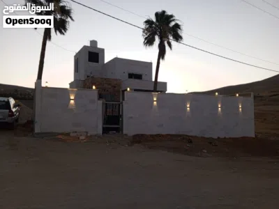 فيلا طابقين قيد التشطيب 3