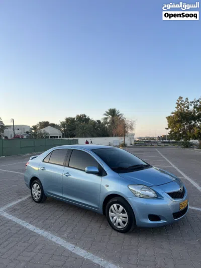 Toyota Yaris Basic 2
