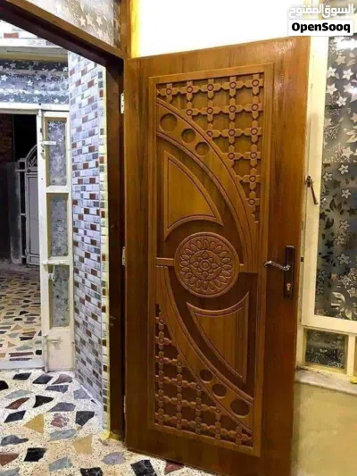 معمل نجارة لتفصال كافة الابواب جرجوب 3×6 مترين و20 ارتفاع ماليزي والطلاگه 3