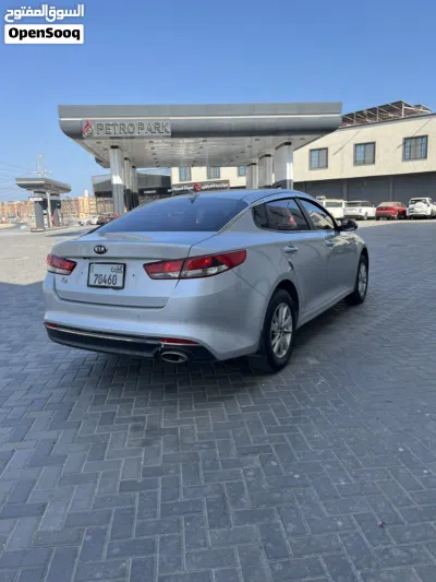 كيا K5 Standard 2