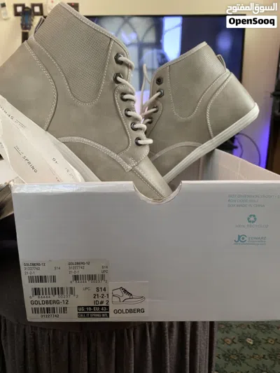 BRAND NEW CALL IT SPRING SHOES (43) 4