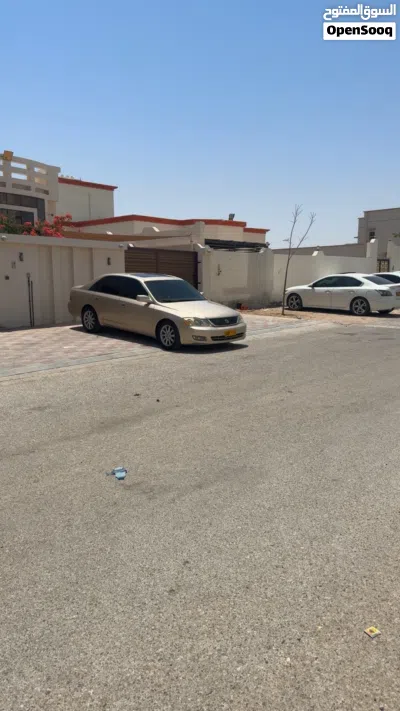 Toyota Avalon XLE 2
