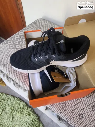 Orignal nike shoe for sale new unused with box size 40. 4