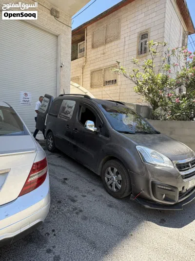 بيجو بارتنر Combi 4
