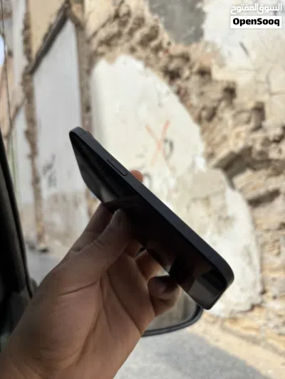 iPhone 15 • 128GB 2