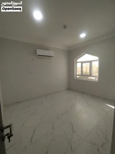 شقه ايجار في خليفه الجنوبيه داخل عماره 2