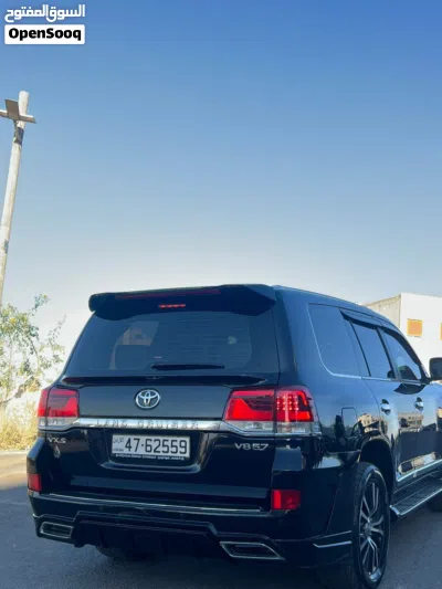 تويوتا لاند كروزر VXR 4