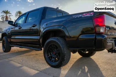 Toyota Tacoma TRD Off-Road 3
