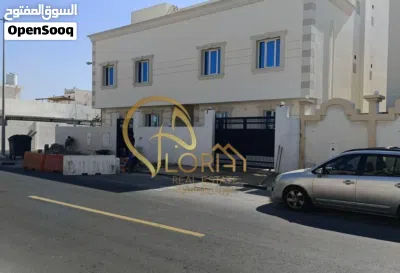 فيلا استثمارية ضخمة في الوكرة 20 غرفة 6 مطابخ فرصة نادرة 2